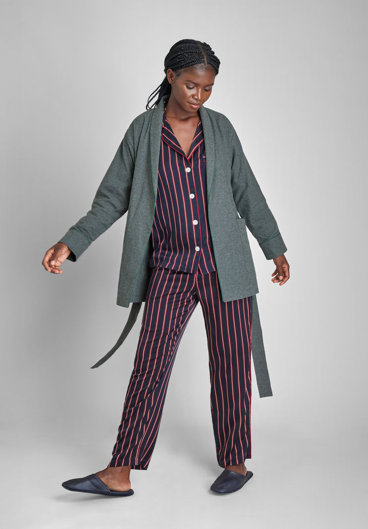 Agnelli Smoking Jacket in Charcoal Grey Flannel