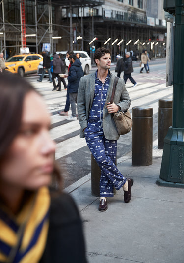Sleepy Jones x The New Yorker – The Henry Pajama Set in Dozin' Bagels Navy